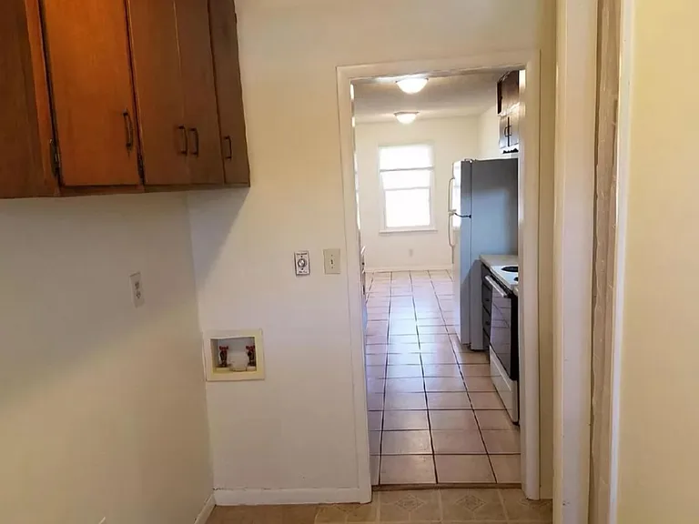 2106 N Benton Ave #B — Photo 4