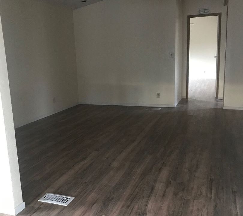 2nd image of 911 Santa Teresa Way