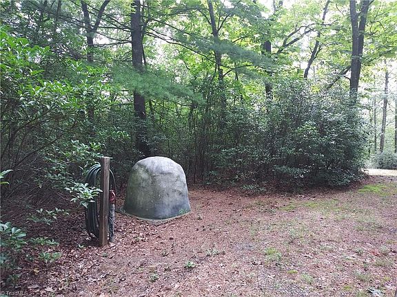 3rd image of 3 Mountain Ln Lot 3