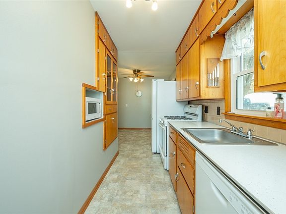 4th image of 504 W 5th Ave