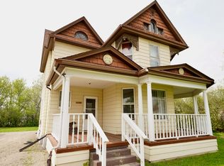 110 1st Ave N, Wimbledon, ND 58492