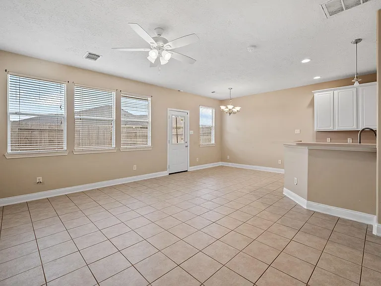 8714 Thistlemoor Ln — Photo 5
