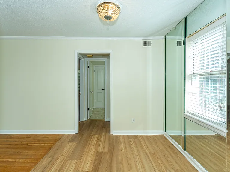 2053 Montreat Cir #2053 — Photo 6