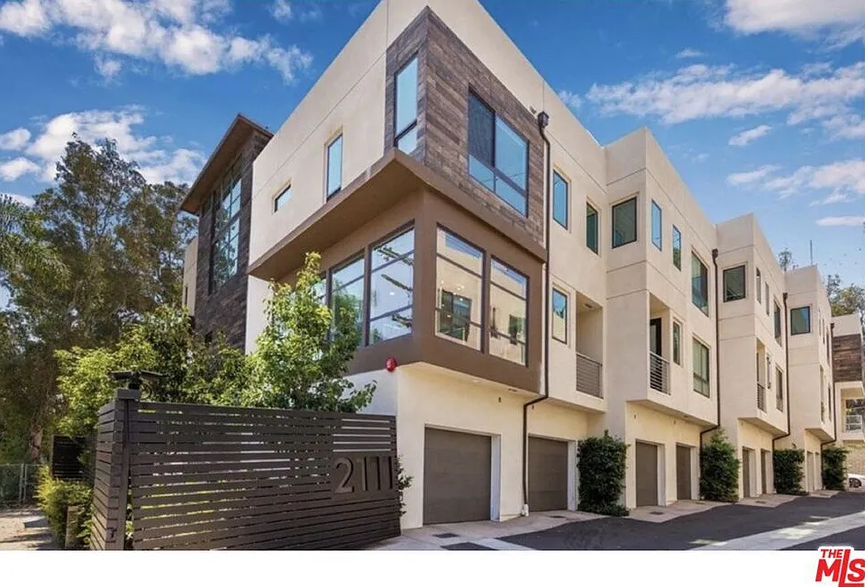 2111 N Cahuenga Blvd #1