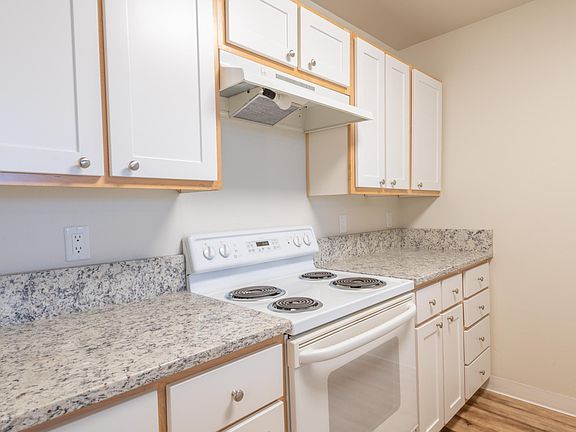 2nd image of 303 NE 16th Ave #2eba1c133
