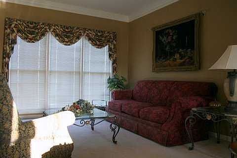 4th image of 729 Rockfount Ct