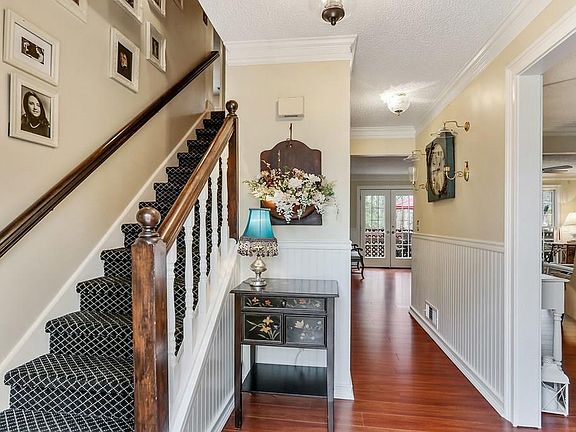 2nd image of 4208 Long Branch Dr NE