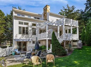 80 Westwind Dr, Jamestown, RI 02835