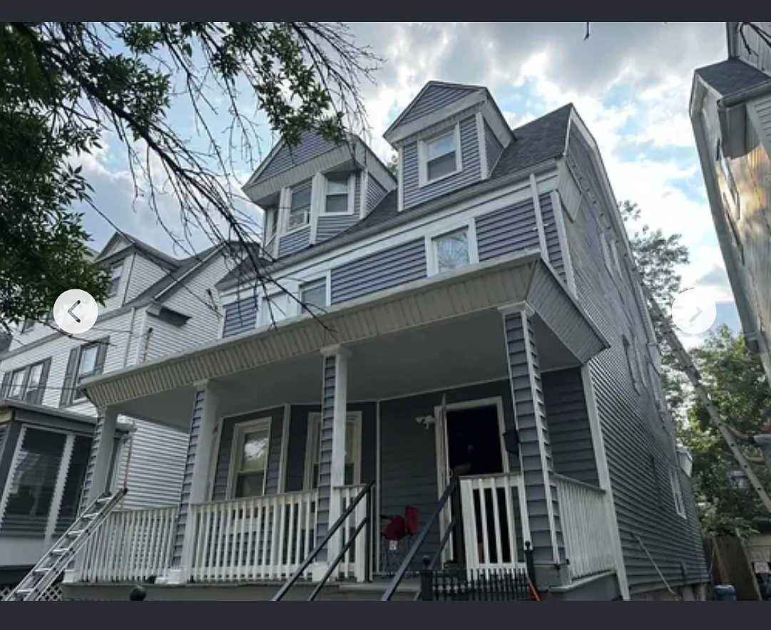 2 bed, 700 sqft, $1,200 — Photo 1