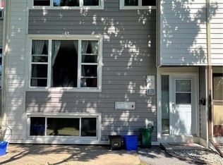 13 Banner Rd #L, Ottawa, ON K2H8T3