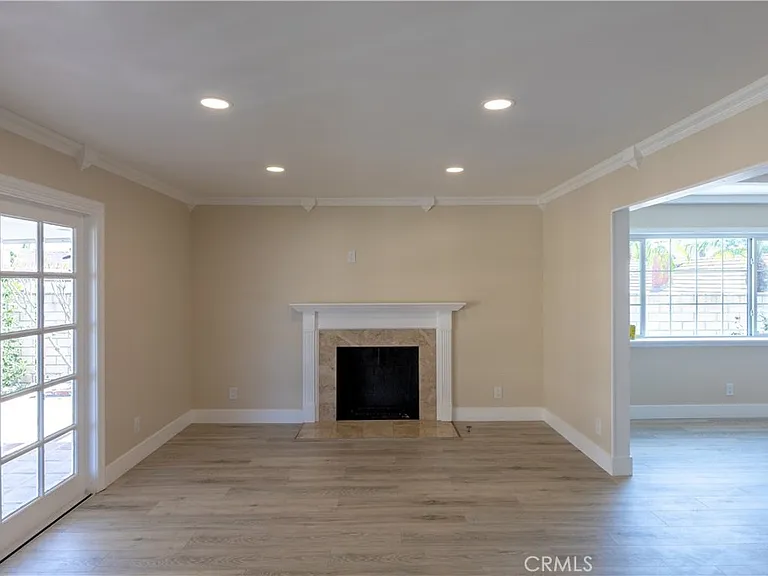 15815 Silvergrove Dr — Photo 6