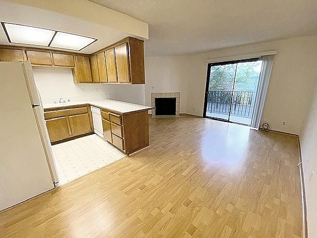 1st image of 1221 E Venice Blvd #4