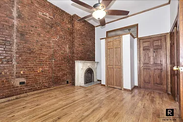 Rented by R New York