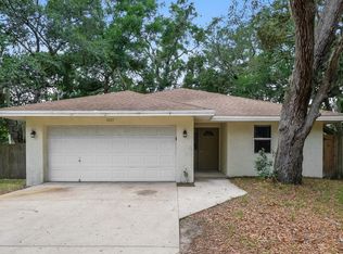 1605 Englewood Ave, Tarpon Springs, FL 34689