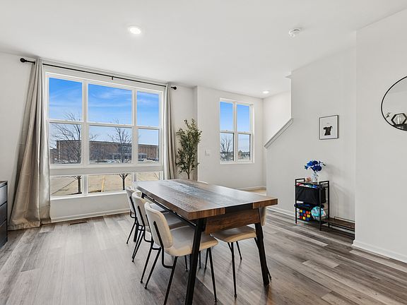 2nd image of 306 Summit Cir