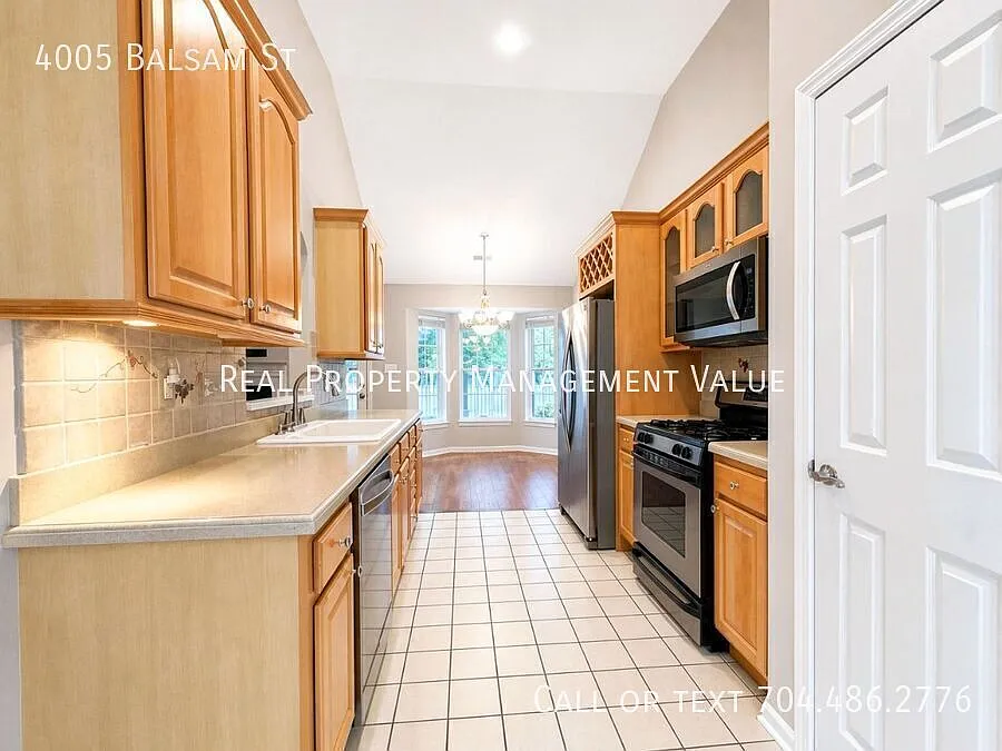Charming 3-Bedroom Home in Lake Park with Community Amenities — Photo 4