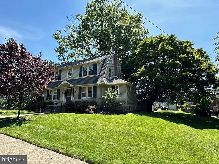 194 Shewell Ave — Photo 1