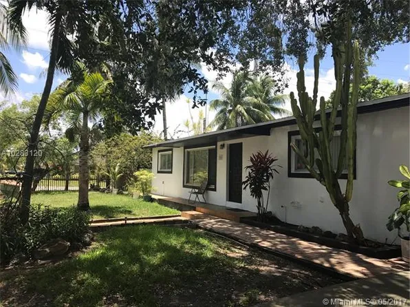 320 Grand Canal Dr, Miami Shores, FL 33144