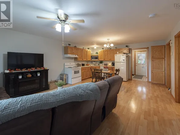 157 North Ave #1, New Glasgow, NS B2H 2E2