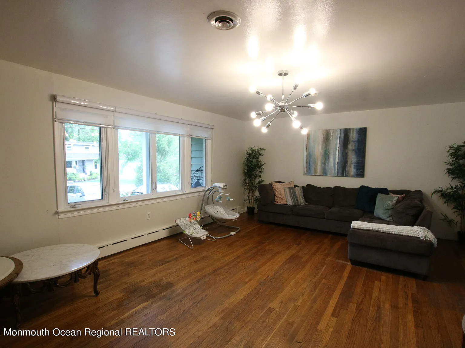 3 bed, 1980 sqft, $2,100 — Photo 2