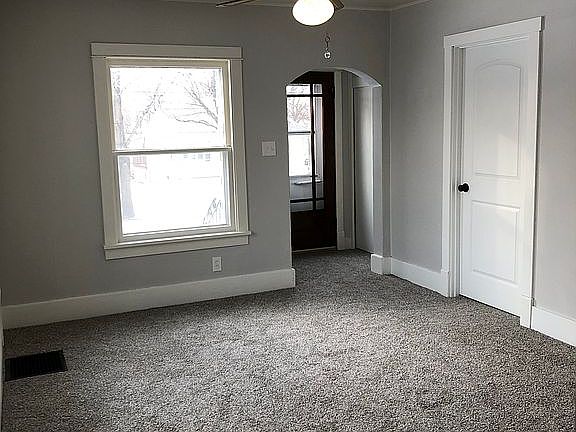 5th image of 1313 Saint John Ave