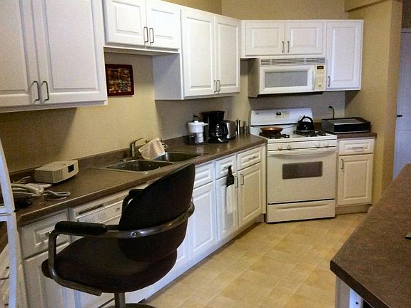 4th image of 2803 38th St E #303