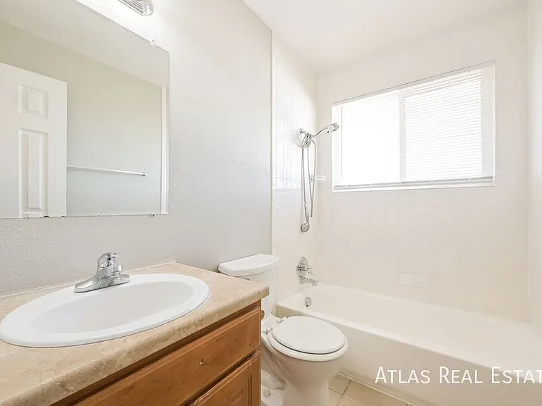 960 Bishop Ct #A — Photo 10