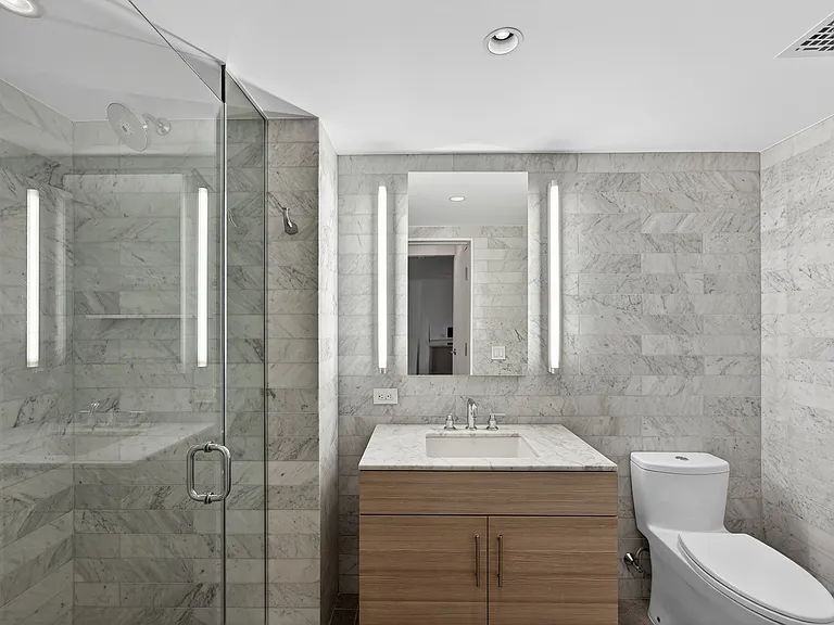 234 E 46th St #302 — Photo 7