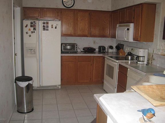 4th image of 19846 N Greenview Dr