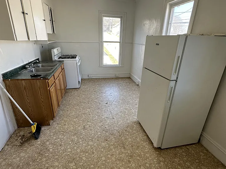 86 Congress St #2 — Photo 5