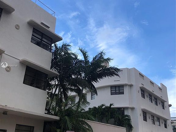 5th image of 2730 Collins Ave #206