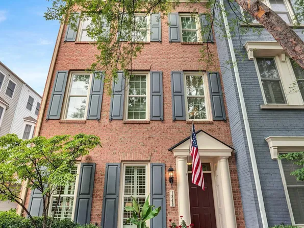 1840 Potomac Greens Dr, Alexandria, VA 22314