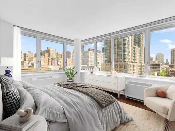 80 Riverside Boulevard image 10 of 22