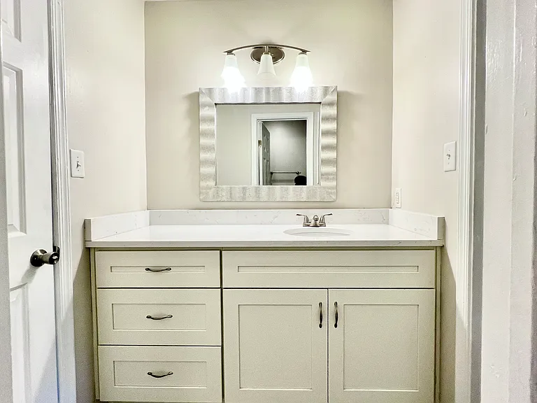 5559 Campus Dr — Photo 4