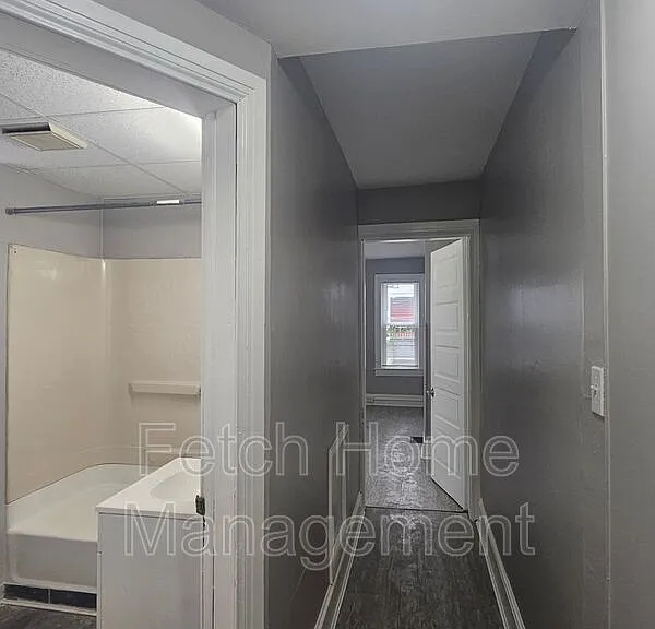 826 Wallace St — Photo 15