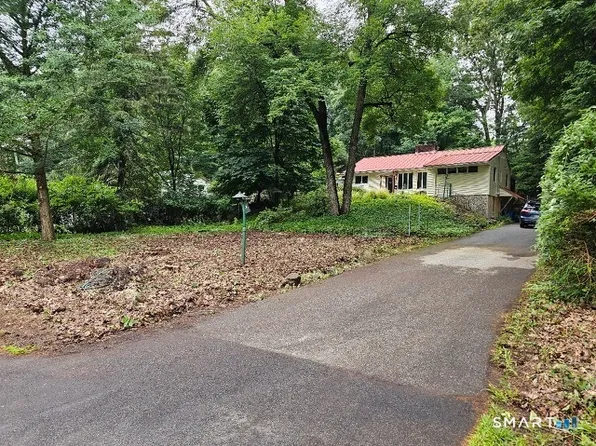 9 Eastwood Road, Mansfield, CT 06268
