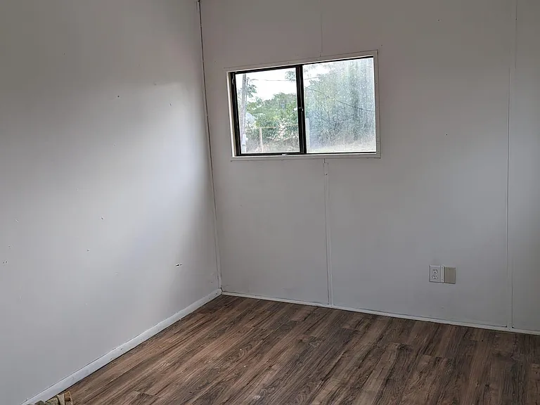 140 Darley Ln — Photo 6