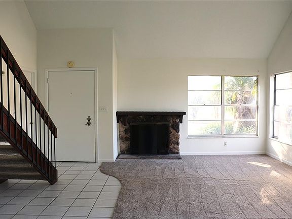 2nd image of 522 Hilldale Rd