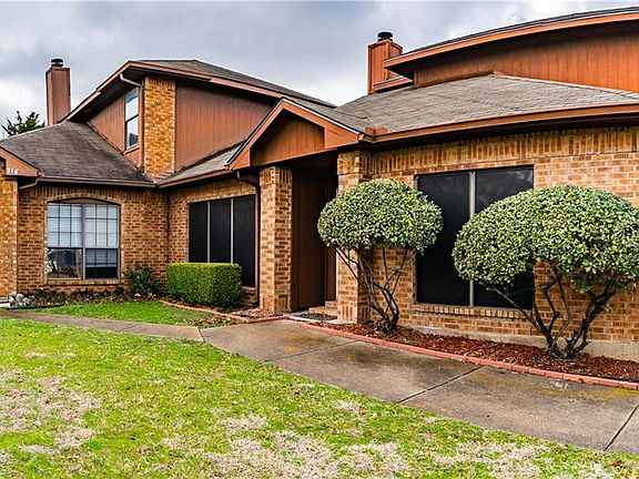 3rd image of 716 Crescent Dr