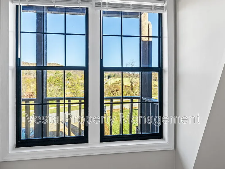 588 Ray Hill Rd #A — Photo 14
