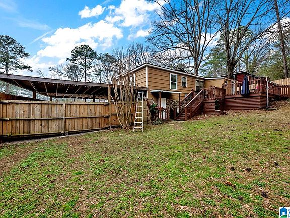 3rd image of 637 Callahan Rd