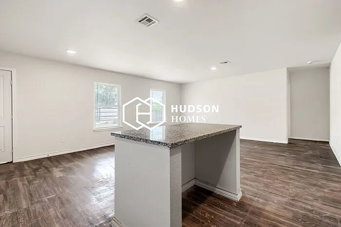 2624 E Cornell St — Photo 5