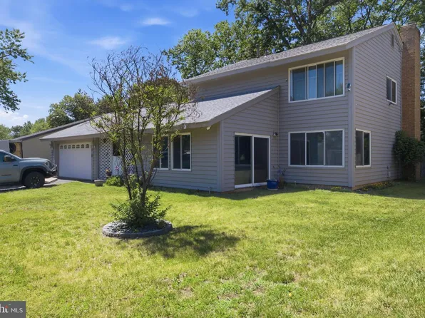 109 Harvest Ln, Sterling, VA 20164