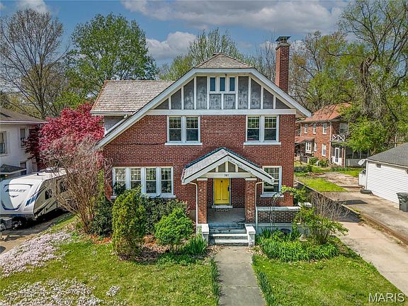 2nd image of 381 N Park Ave