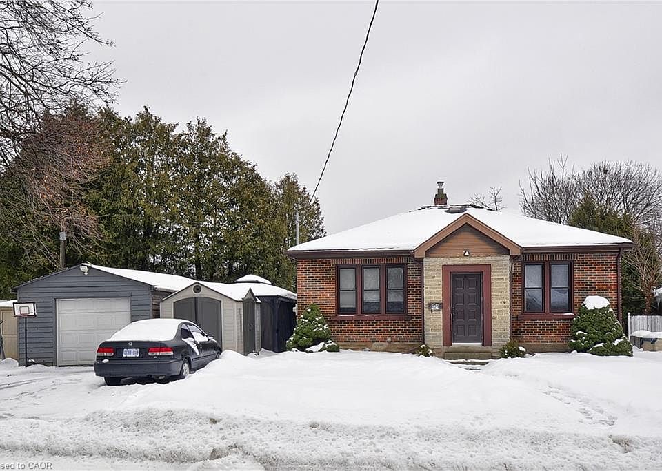 1st image of 121 Chalmers St N