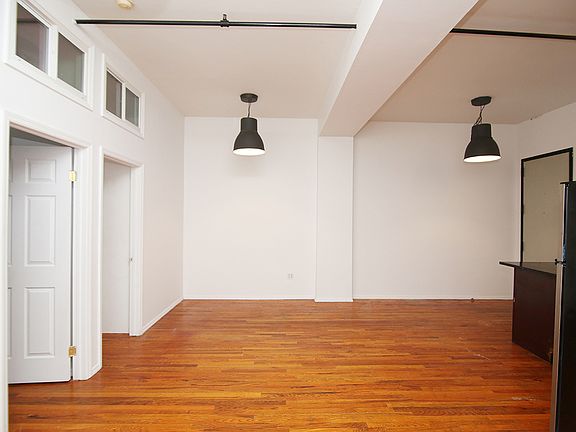 3rd image of 16 Manhattan Ave APT 1B