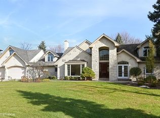 5 Stafford Ln, Oak Brook, IL 60523