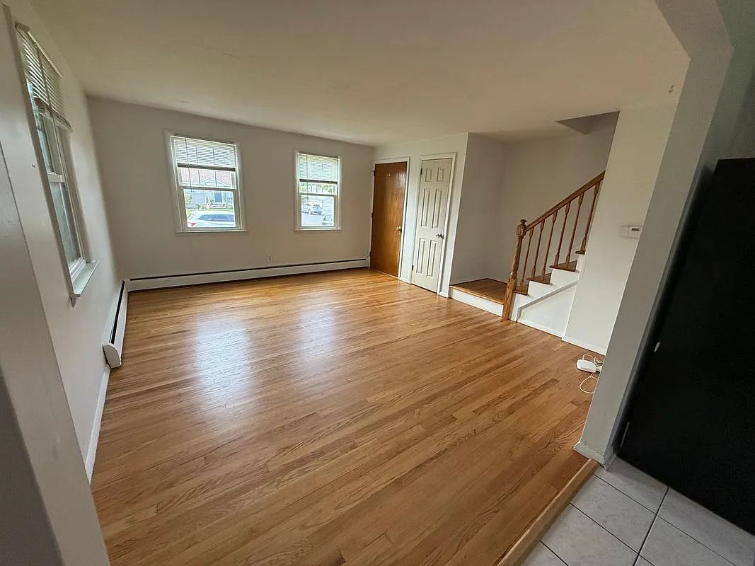 2 bed, 1.0 bath, 952 sqft, $2,100 — Photo 4