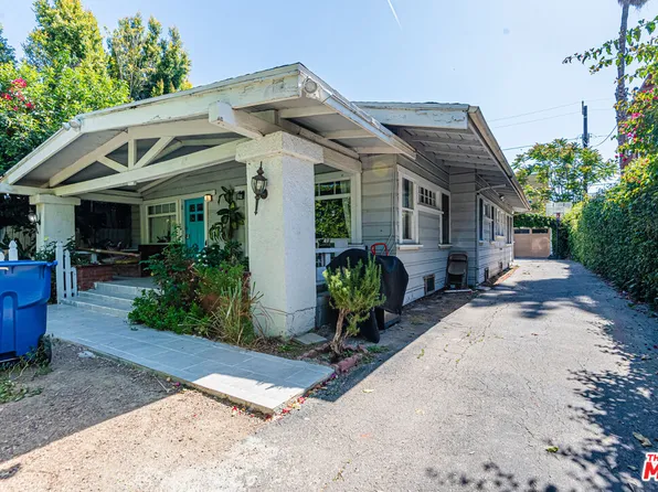 1130 N Beachwood Dr, Los Angeles, CA 90038