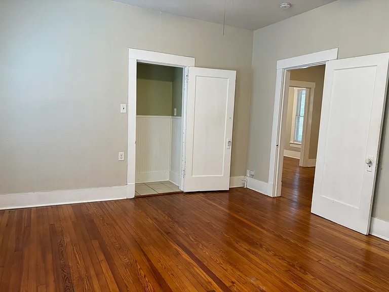 301 Estelle St — Photo 9